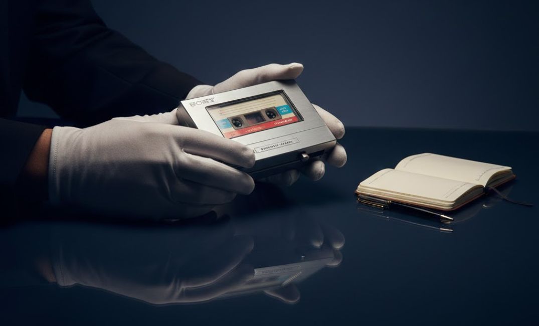 ポータブルオーディオ機器の精密査定風景